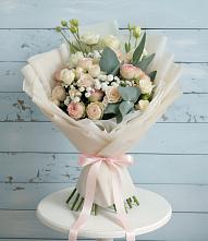 Букет цветов из:  Розы и Лизиантусы в Семибратово