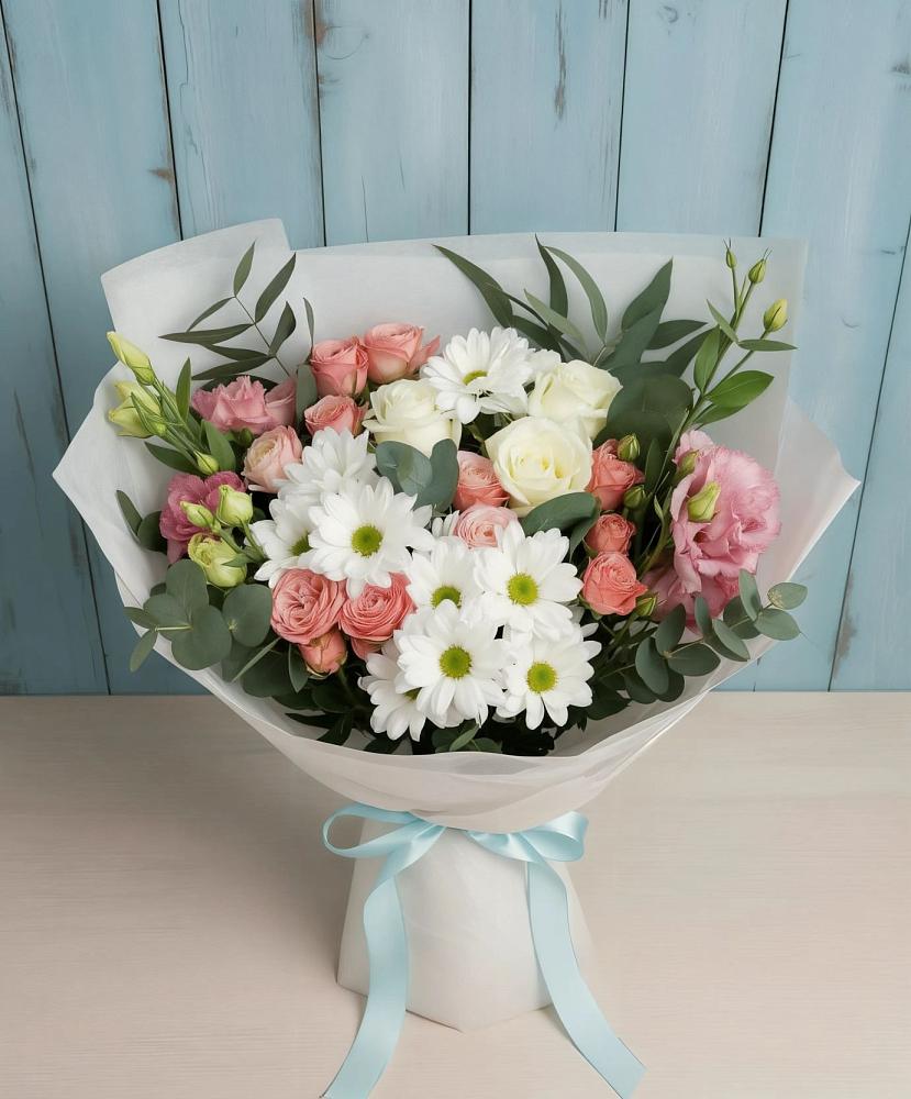 Букет цветов из: Розы, Лизиантусы и Хризантемы в Семибратово