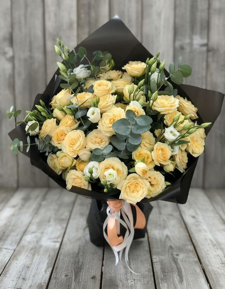 Букет цветов из: Розы и Лизиантусы в Семибратово