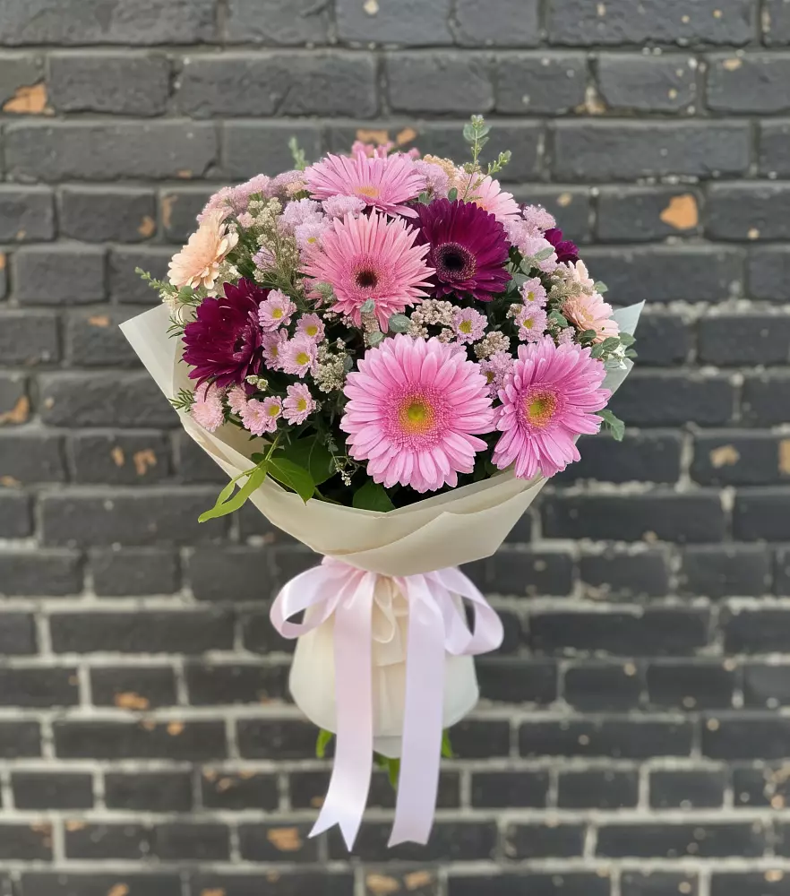 Букет цветов из: Герберы и Хризантемы в Семибратово
