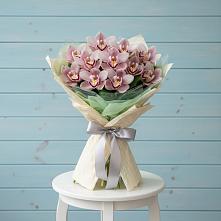 Букет цветов из:  Орхидеи и Розы в Семибратово