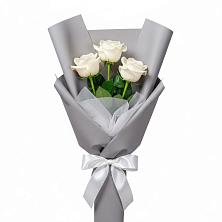 Букет 3 белые розы в Семибратово