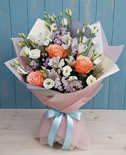 Букет цветов из:  Лизиантусы, Розы, Альстромерии и Гипсофила в Семибратово