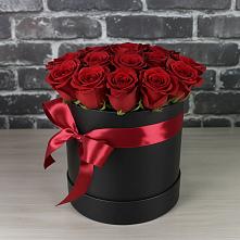 Цветочная композиция из Розы в шляпной коробке в Семибратово