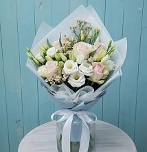 Букет цветов из:  Розы и Лизиантусы в Семибратово