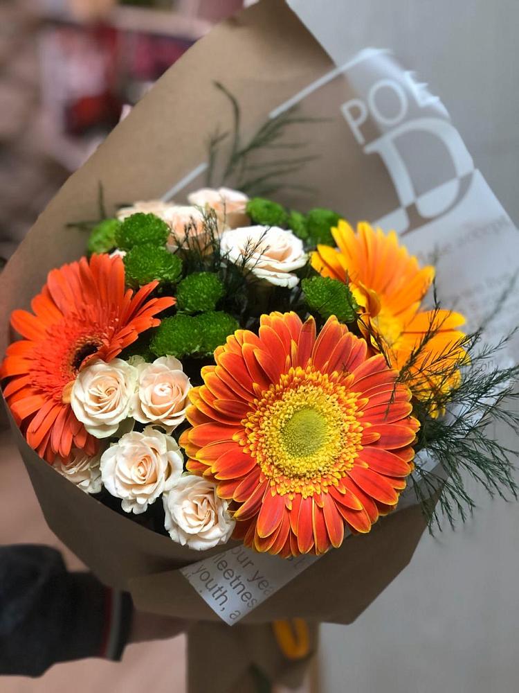 Букет цветов из: Герберы, Хризантемы и Розы в Семибратово