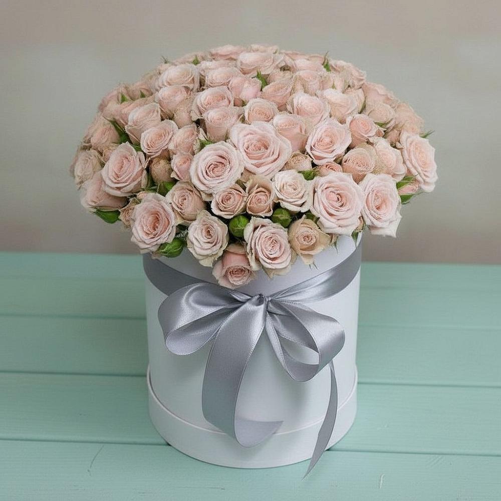 Цветочная композиция из Розы в шляпной коробке в Семибратово